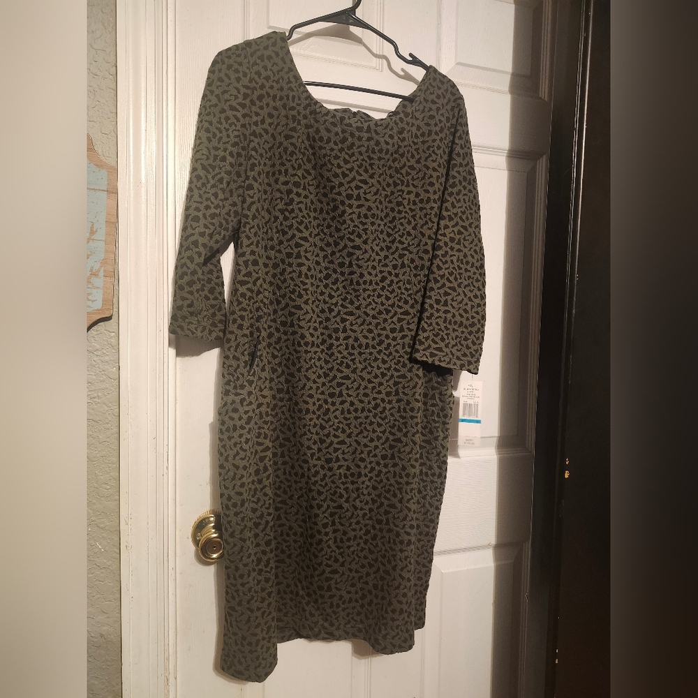 Sharagano Olive Long Sleeve Patterned Dress With Pockets